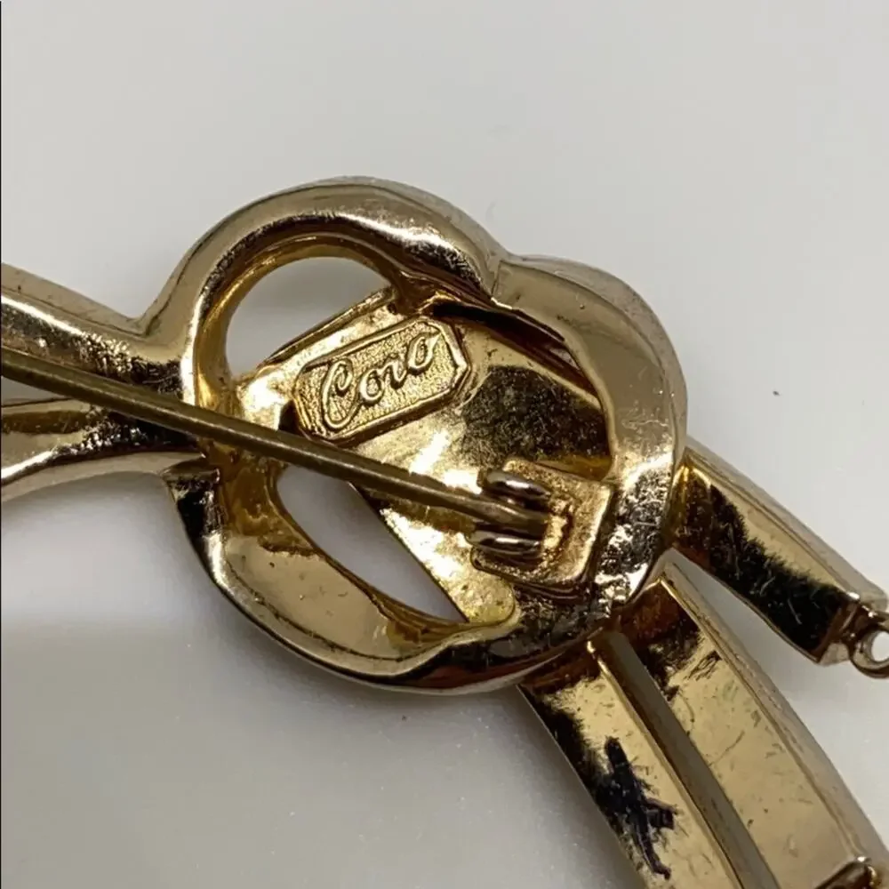 Vintage Coro costume jewelry brooch